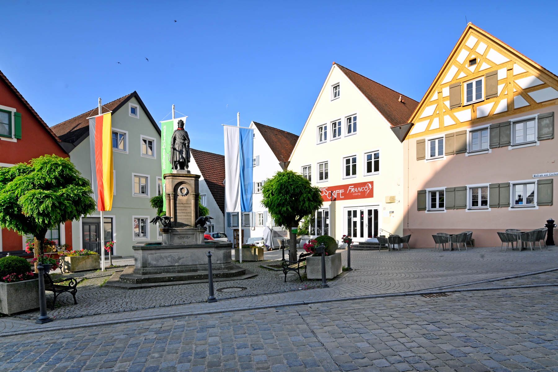 Wolfram-von-Eschenbach-Platz